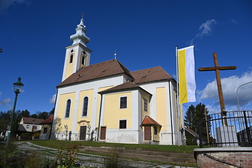 Weihbischof Stephan Turnovszky zu Gast bei der Visitation in Dürnkrut -      Betriebsbesichtigungen und Gottesdienst in der Pfarrkirche.