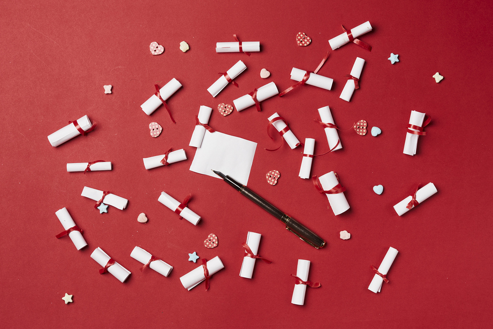 Zetteln mit Botschaften