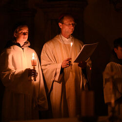 Osternachtsfeier mit Weihbischof Turnovszky
